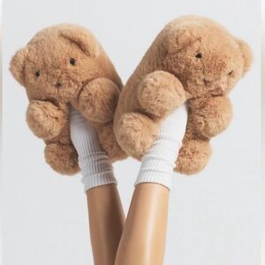 SKIMS Teddy Bear Fur Fuzzy Cozy Brown Slippers Slipper